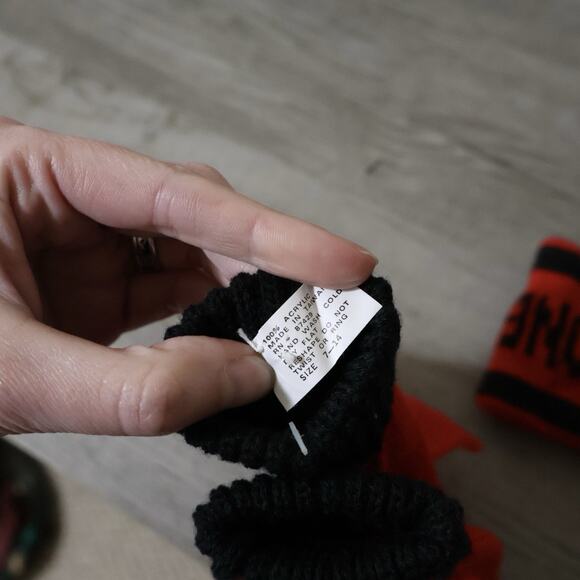 Vintage Looney Tunes Daffy Duck Winter Headband & Gloves Youth 7-14 - Picture 3 of 3